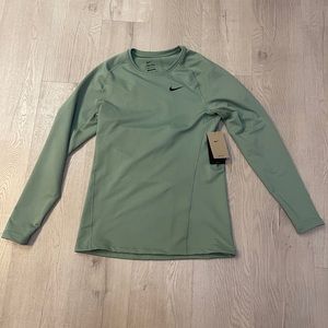 Brand New Nike Pro Dri Fit Slim Fit Long Sleeve crewneck